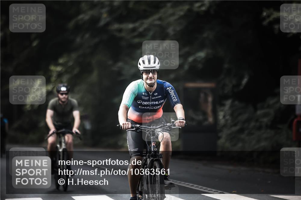 13.09.2026 - Stadtparktriathlon H.Heesch http://msf.ph/oto/10363561 13.09.2026 11:20:17 Radfahren 589, 596, 597, 702, 724 meine-sportfotos.de