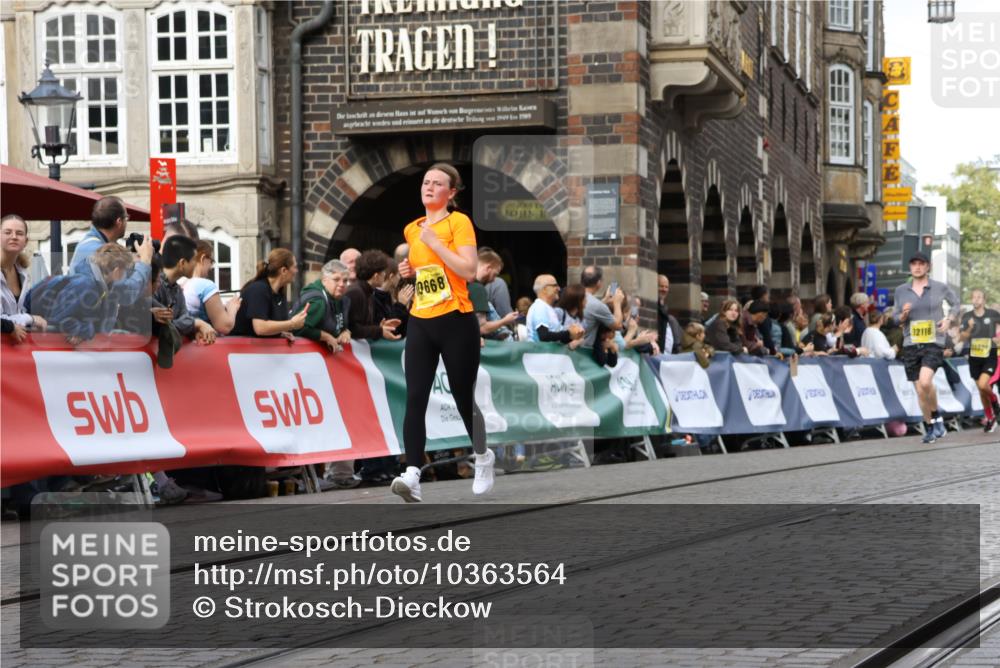 13.09.2026 - 21. swb-Marathon Bremen Strokosch-Dieckow http://msf.ph/oto/10363564 13.09.2026 10:59:19 Ziel 10254, 10383, 10415, 10427, 10477, 10485, 10668, 10787, 10794, 10832, 10843, 10948, 11034, 11267, 11278, 11602, 11913, 12015, 12127, 12130, 12131, 12176, 12200, 12271, 12297, 12414, 10147, 10377, 10745, 10922, 11151, 11207, 11519, 11594, 11873, 12267, 12295, 12481 meine-sportfotos.de