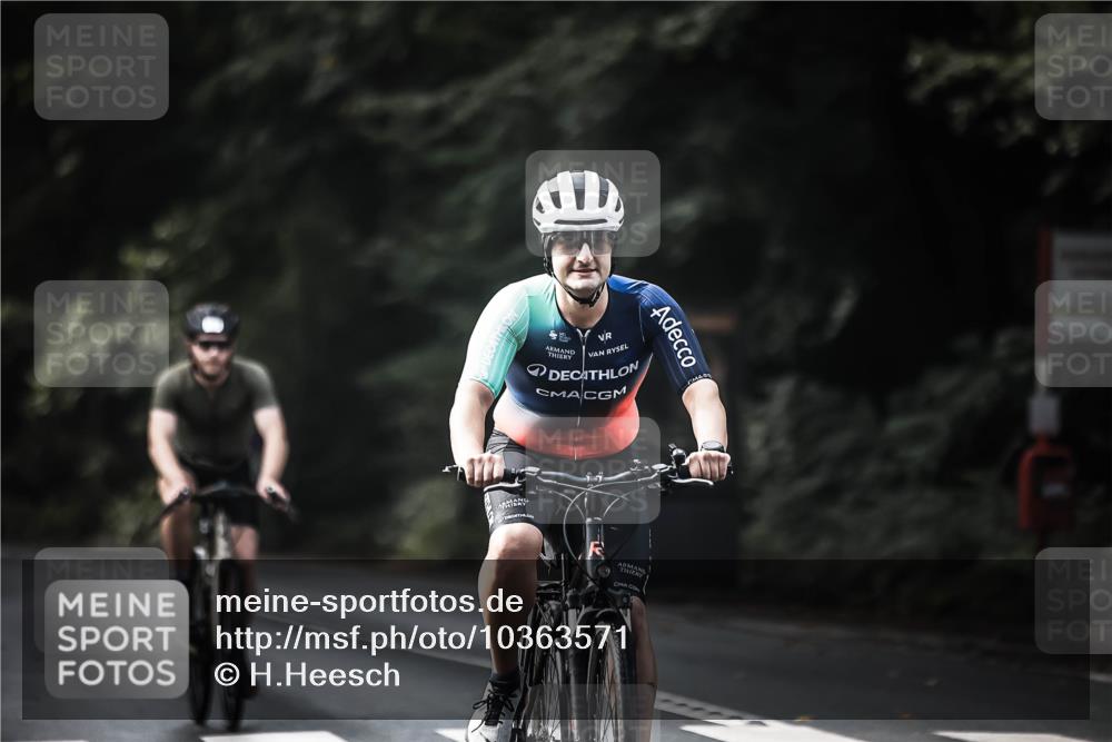 13.09.2026 - Stadtparktriathlon H.Heesch http://msf.ph/oto/10363571 13.09.2026 11:20:17 Radfahren 589, 596, 597, 702, 724 meine-sportfotos.de