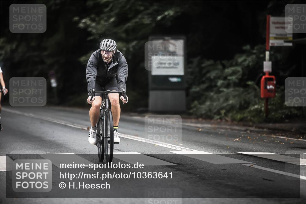 13.09.2026 - Stadtparktriathlon H.Heesch http://msf.ph/oto/10363641 13.09.2026 13:11:32 Radfahren 1200, 1250, 1348, 1359, 1445, 1465 meine-sportfotos.de