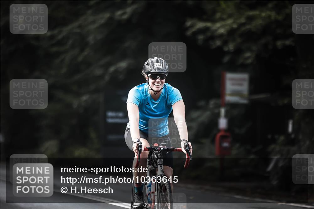 13.09.2026 - Stadtparktriathlon H.Heesch http://msf.ph/oto/10363645 13.09.2026 11:20:23 Radfahren 589, 596, 724 meine-sportfotos.de