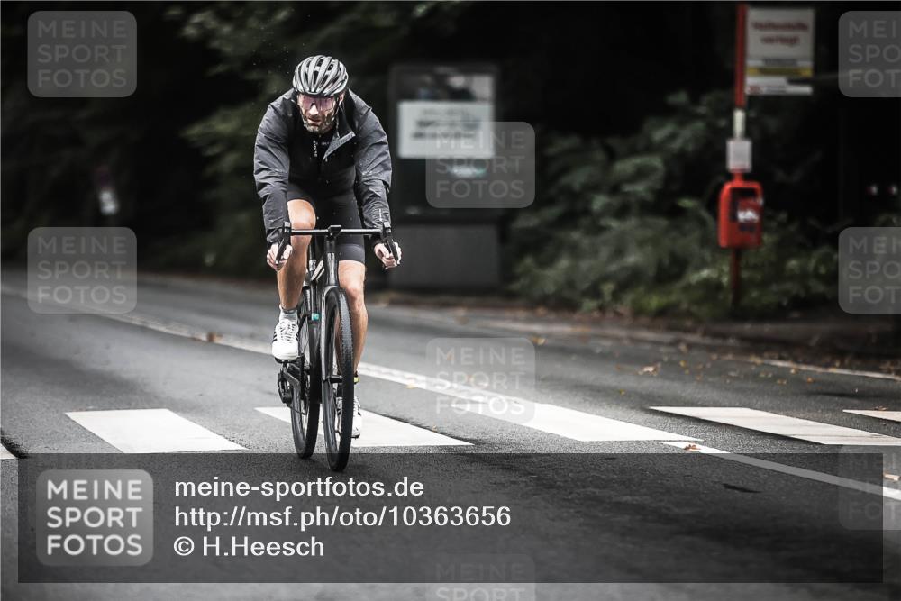 13.09.2026 - Stadtparktriathlon H.Heesch http://msf.ph/oto/10363656 13.09.2026 13:11:33 Radfahren 1200, 1250, 1348, 1359, 1445 meine-sportfotos.de