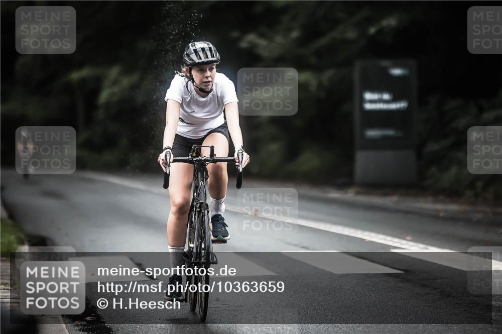 13.09.2026 - Stadtparktriathlon H.Heesch http://msf.ph/oto/10363659 13.09.2026 13:11:34 Radfahren 1200, 1250, 1348, 1359, 1445 meine-sportfotos.de