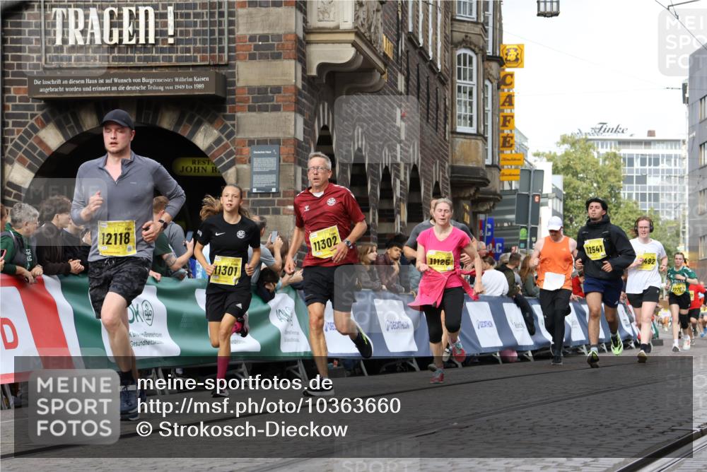 13.09.2026 - 21. swb-Marathon Bremen Strokosch-Dieckow http://msf.ph/oto/10363660 13.09.2026 10:59:22 Ziel 10254, 10383, 10415, 10427, 10477, 10668, 10787, 10794, 10843, 11034, 11267, 11278, 11602, 11913, 12015, 12127, 12130, 12131, 12176, 12200, 12271, 12297, 12414, 10147, 10377, 10745, 10922, 11151, 11207, 11519, 11594, 11873, 12295, 12481, 12527 meine-sportfotos.de