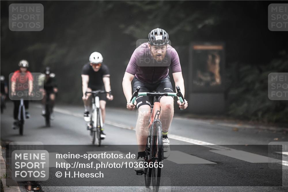 13.09.2026 - Stadtparktriathlon H.Heesch http://msf.ph/oto/10363665 13.09.2026 10:08:59 Radfahren 224, 236, 241, 244, 279, 289, 327 meine-sportfotos.de