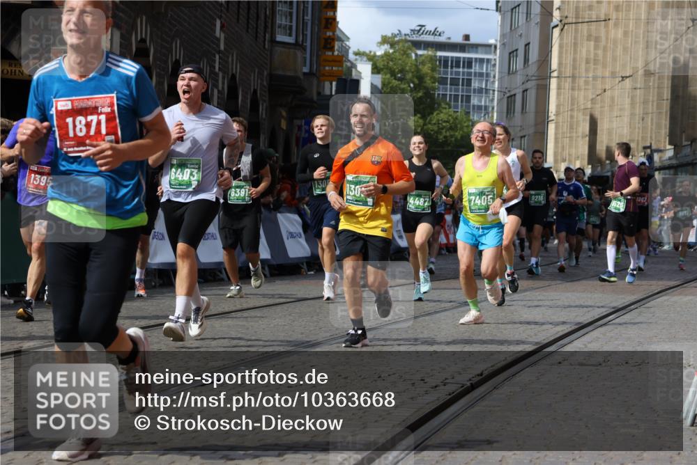 13.09.2026 - 21. swb-Marathon Bremen Strokosch-Dieckow http://msf.ph/oto/10363668 13.09.2026 13:35:00 Ziel 784, 809, 1210, 1395, 1871, 1967, 2525, 2561, 2831, 3052, 3058, 3318, 3353, 3380, 3388, 3409, 3765, 3842, 4537, 5378, 5488, 5694, 5760, 6128, 6168, 6244, 7168, 7443, 7833, 8182, 8381, 8453, 8493, 8552, 8683, 9038, 9751, 9788, 9820, 536, 2366, 2492, 3063, 3311, 3916, 4487, 4635, 4985, 5016, 5125, 5647, 6391, 6403, 6750, 7123, 7405, 7657, 7703, 7750, 7998, 8300, 8328, 9017, 9216, 9526, 9527, 13051, 13060 meine-sportfotos.de