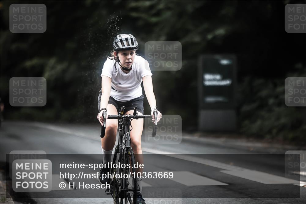 13.09.2026 - Stadtparktriathlon H.Heesch http://msf.ph/oto/10363669 13.09.2026 13:11:34 Radfahren 1200, 1250, 1348, 1359, 1445 meine-sportfotos.de
