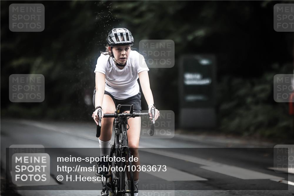 13.09.2026 - Stadtparktriathlon H.Heesch http://msf.ph/oto/10363673 13.09.2026 13:11:34 Radfahren 1200, 1250, 1348, 1359, 1445 meine-sportfotos.de