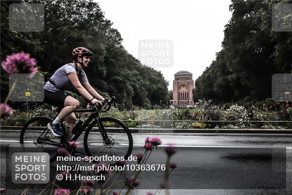 13.09.2026 - Stadtparktriathlon H.Heesch http://msf.ph/oto/10363676 13.09.2026 12:30:23 Radfahren 1054, 1080 meine-sportfotos.de