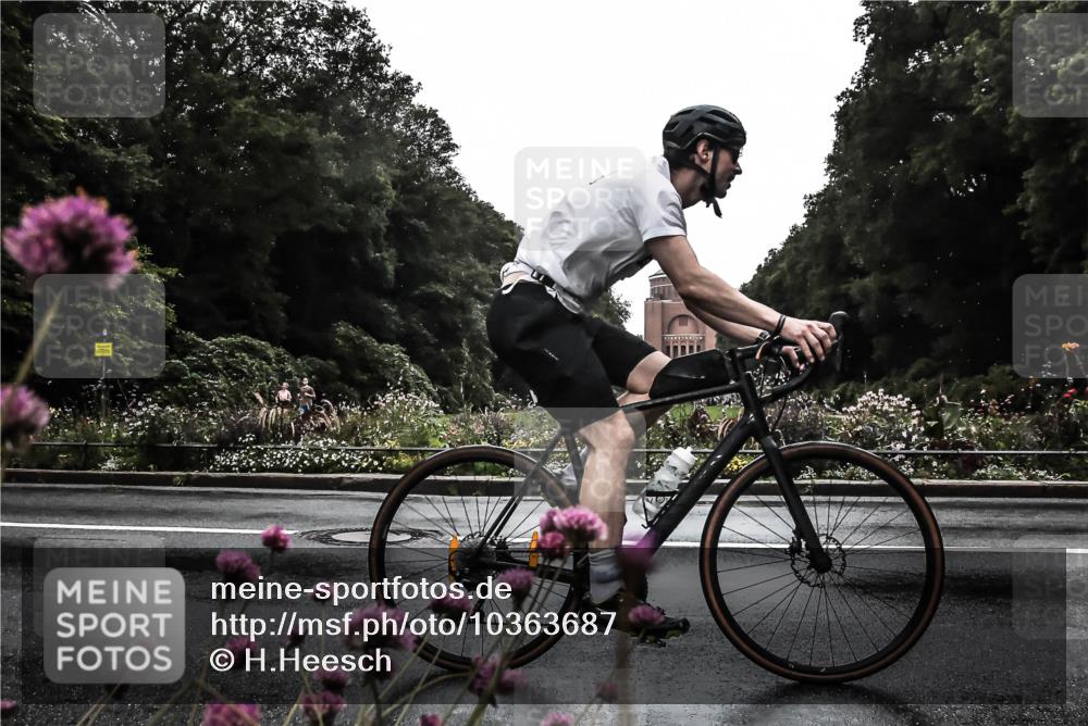 13.09.2026 - Stadtparktriathlon H.Heesch http://msf.ph/oto/10363687 13.09.2026 12:30:24 Radfahren 1054, 1080 meine-sportfotos.de