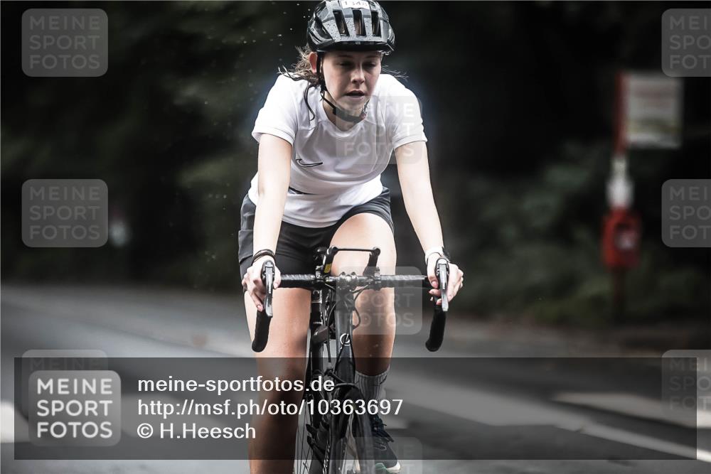 13.09.2026 - Stadtparktriathlon H.Heesch http://msf.ph/oto/10363697 13.09.2026 13:11:35 Radfahren 1200, 1250, 1348, 1359, 1445 meine-sportfotos.de
