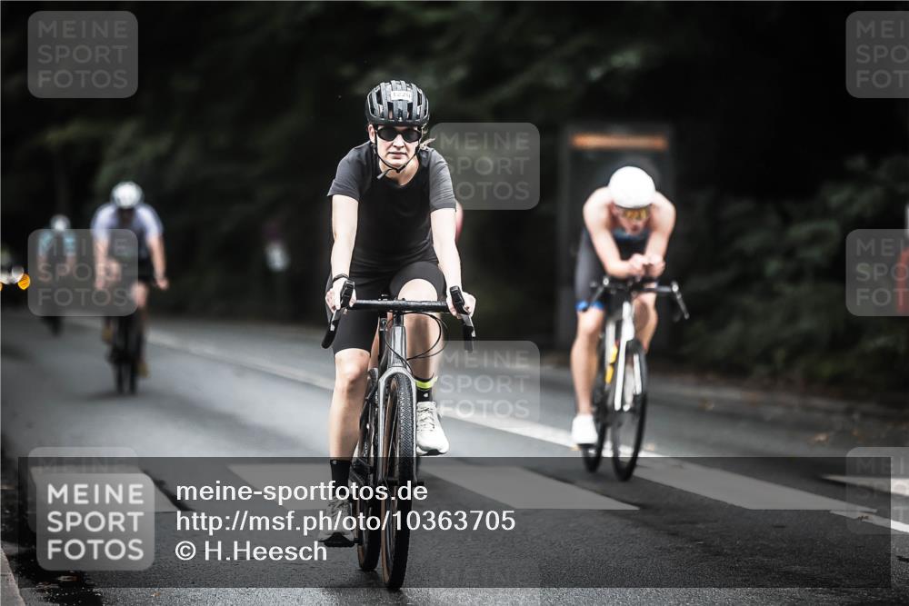 13.09.2026 - Stadtparktriathlon H.Heesch http://msf.ph/oto/10363705 13.09.2026 13:11:45 Radfahren 1196, 1220, 1291, 1336, 1392, 1443 meine-sportfotos.de
