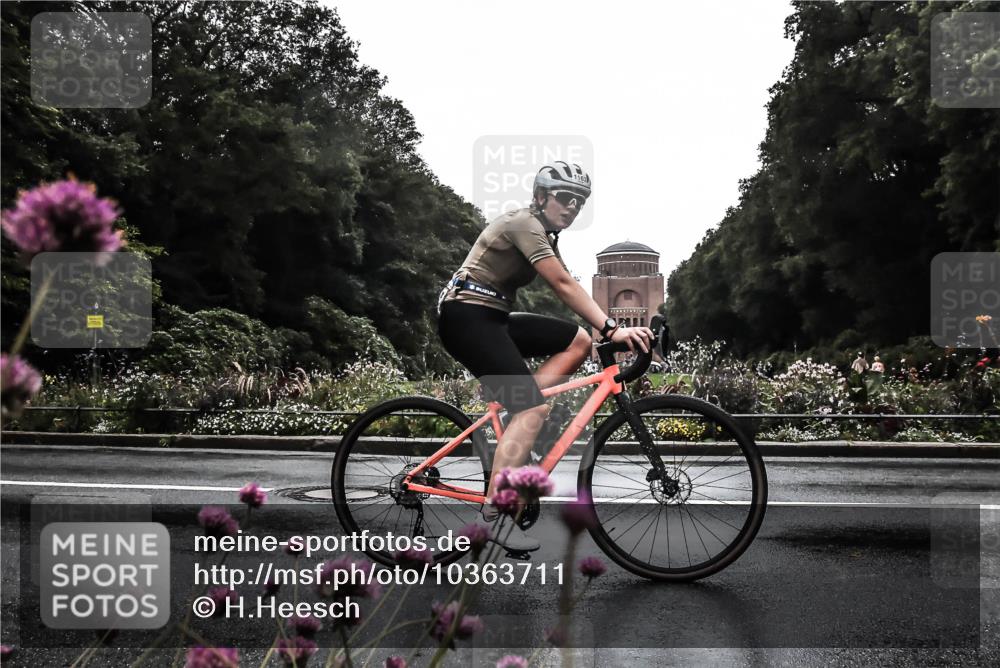 13.09.2026 - Stadtparktriathlon H.Heesch http://msf.ph/oto/10363711 13.09.2026 12:30:37 Radfahren 1156, 1163 meine-sportfotos.de