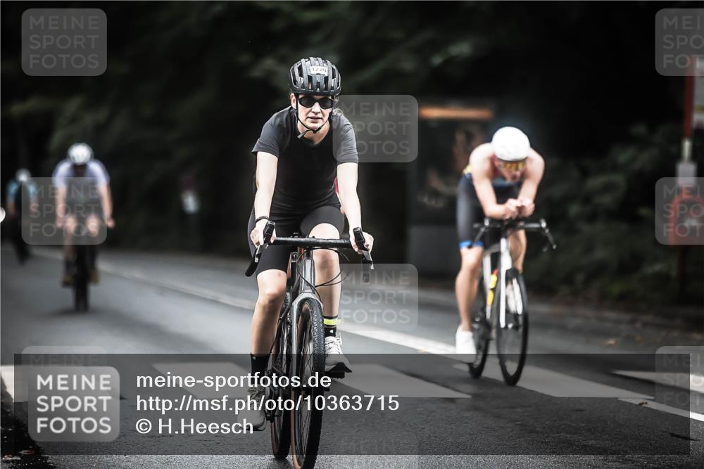 13.09.2026 - Stadtparktriathlon H.Heesch http://msf.ph/oto/10363715 13.09.2026 13:11:45 Radfahren 1196, 1220, 1291, 1336, 1392, 1443 meine-sportfotos.de
