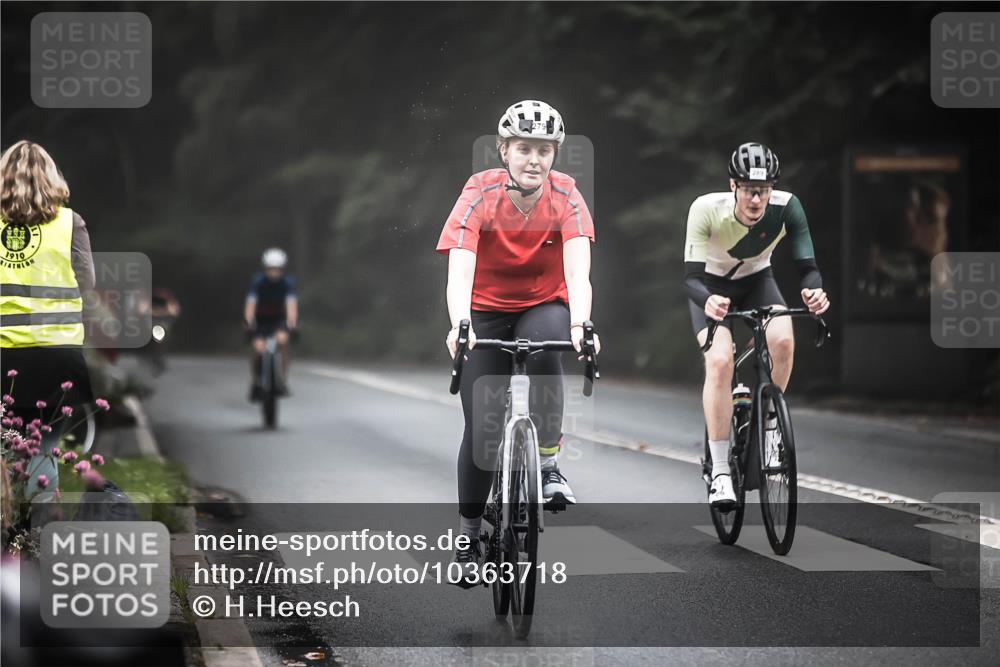 13.09.2026 - Stadtparktriathlon H.Heesch http://msf.ph/oto/10363718 13.09.2026 10:09:02 Radfahren 224, 241, 244, 279, 289, 327 meine-sportfotos.de