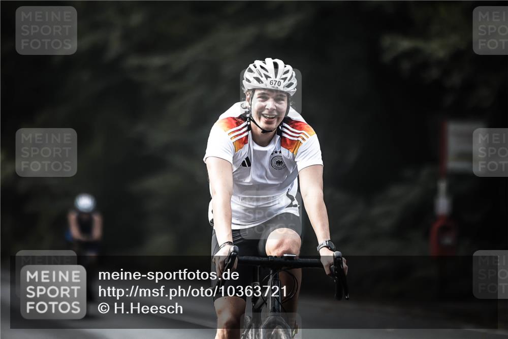 13.09.2026 - Stadtparktriathlon H.Heesch http://msf.ph/oto/10363721 13.09.2026 11:20:33 Radfahren 633, 643, 670, 815 meine-sportfotos.de