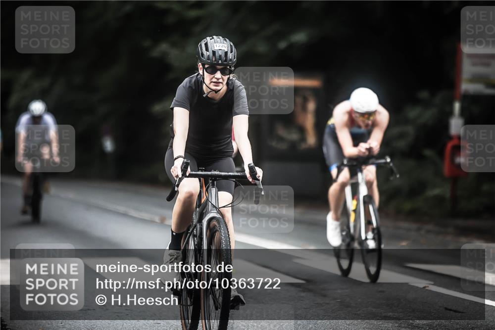 13.09.2026 - Stadtparktriathlon H.Heesch http://msf.ph/oto/10363722 13.09.2026 13:11:45 Radfahren 1196, 1220, 1291, 1336, 1392, 1443 meine-sportfotos.de