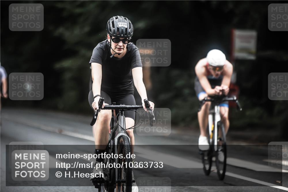 13.09.2026 - Stadtparktriathlon H.Heesch http://msf.ph/oto/10363733 13.09.2026 13:11:45 Radfahren 1196, 1220, 1291, 1336, 1392, 1443 meine-sportfotos.de