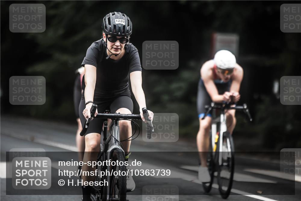 13.09.2026 - Stadtparktriathlon H.Heesch http://msf.ph/oto/10363739 13.09.2026 13:11:46 Radfahren 1196, 1220, 1291, 1336, 1378, 1392, 1443 meine-sportfotos.de