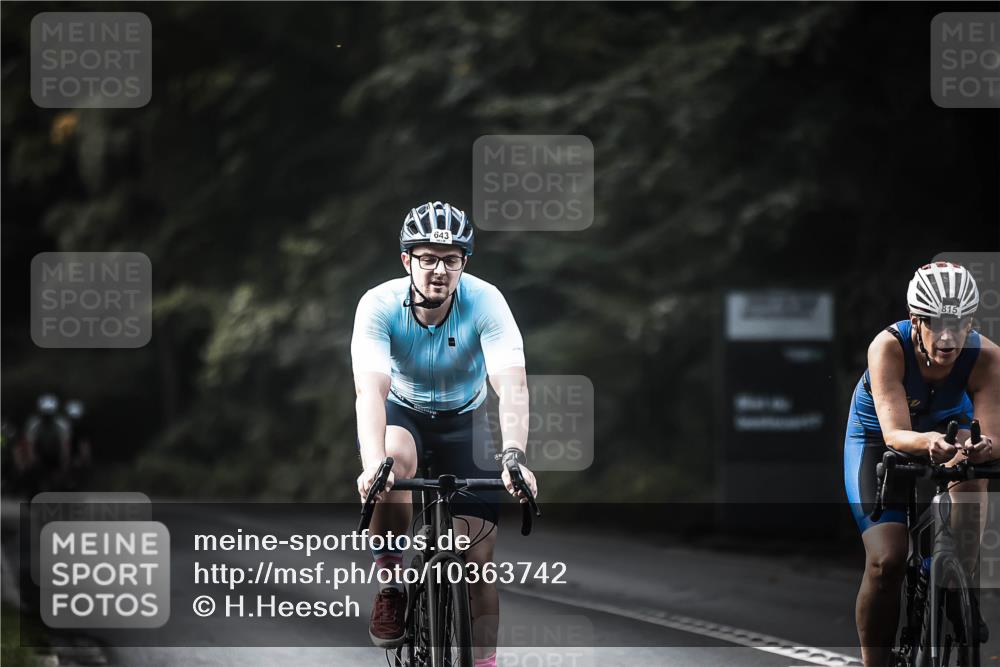 13.09.2026 - Stadtparktriathlon H.Heesch http://msf.ph/oto/10363742 13.09.2026 11:20:35 Radfahren 633, 643, 670, 815 meine-sportfotos.de