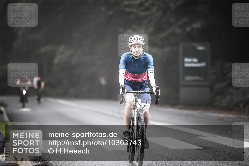 13.09.2026 - Stadtparktriathlon H.Heesch http://msf.ph/oto/10363743 13.09.2026 10:09:06 Radfahren 228, 241, 244, 263, 279, 289 meine-sportfotos.de