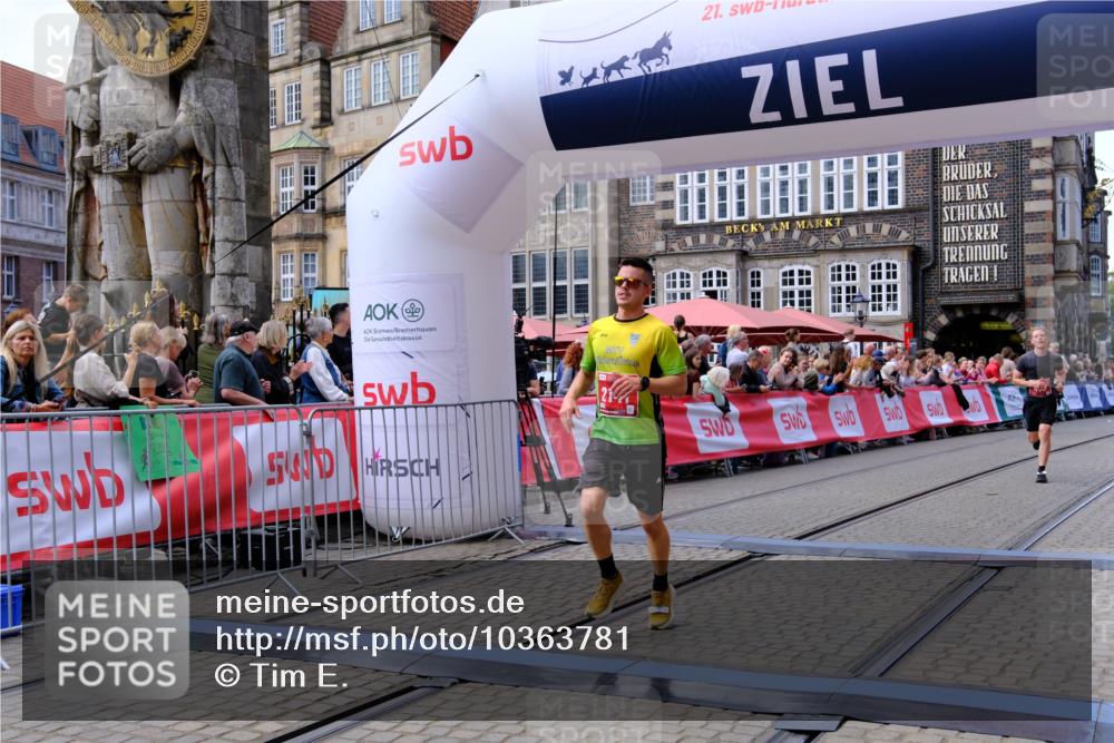13.09.2026 - 21. swb-Marathon Bremen Tim E. http://msf.ph/oto/10363781 13.09.2026 13:01:25 Ziel 1619, 3019, 5663, 6359 meine-sportfotos.de
