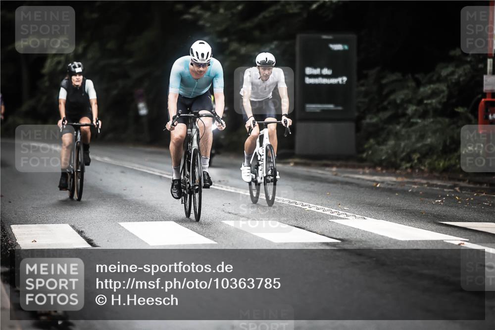 13.09.2026 - Stadtparktriathlon H.Heesch http://msf.ph/oto/10363785 13.09.2026 13:11:50 Radfahren 1196, 1220, 1291, 1336, 1338, 1378, 1392, 1443 meine-sportfotos.de