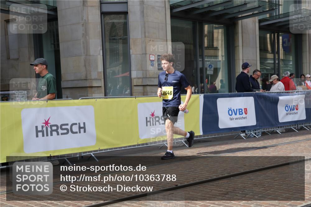 13.09.2026 - 21. swb-Marathon Bremen Strokosch-Dieckow http://msf.ph/oto/10363788 13.09.2026 11:26:04 Ziel 12546 meine-sportfotos.de