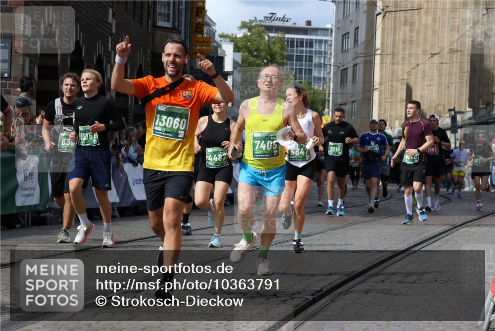 13.09.2026 - 21. swb-Marathon Bremen Strokosch-Dieckow http://msf.ph/oto/10363791 13.09.2026 13:35:01 Ziel 809, 1210, 1395, 1871, 1967, 2525, 2561, 2831, 3052, 3058, 3318, 3353, 3380, 3388, 3409, 3765, 3842, 4537, 5378, 5415, 5488, 5694, 5760, 6128, 6168, 6244, 7168, 7443, 7833, 8182, 8381, 8453, 8493, 8552, 8683, 9038, 9751, 9788, 9820, 13180, 536, 2003, 2366, 2492, 3063, 3311, 3916, 4487, 4635, 4985, 5016, 5125, 5647, 6320, 6391, 6750, 7123, 7657, 7703, 7750, 7998, 8300, 8328, 9017, 9216, 9526, 9527, 13051, 13060 meine-sportfotos.de