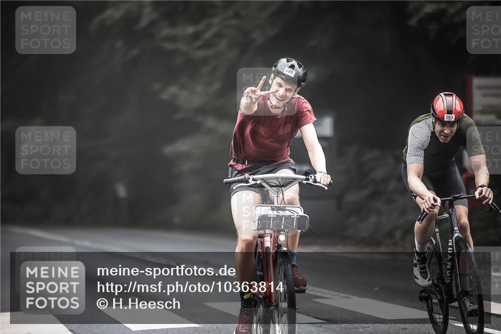 13.09.2026 - Stadtparktriathlon H.Heesch http://msf.ph/oto/10363814 13.09.2026 10:09:11 Radfahren 228, 241, 263 meine-sportfotos.de