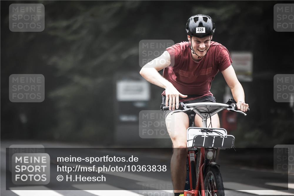 13.09.2026 - Stadtparktriathlon H.Heesch http://msf.ph/oto/10363838 13.09.2026 10:09:12 Radfahren 228, 263 meine-sportfotos.de