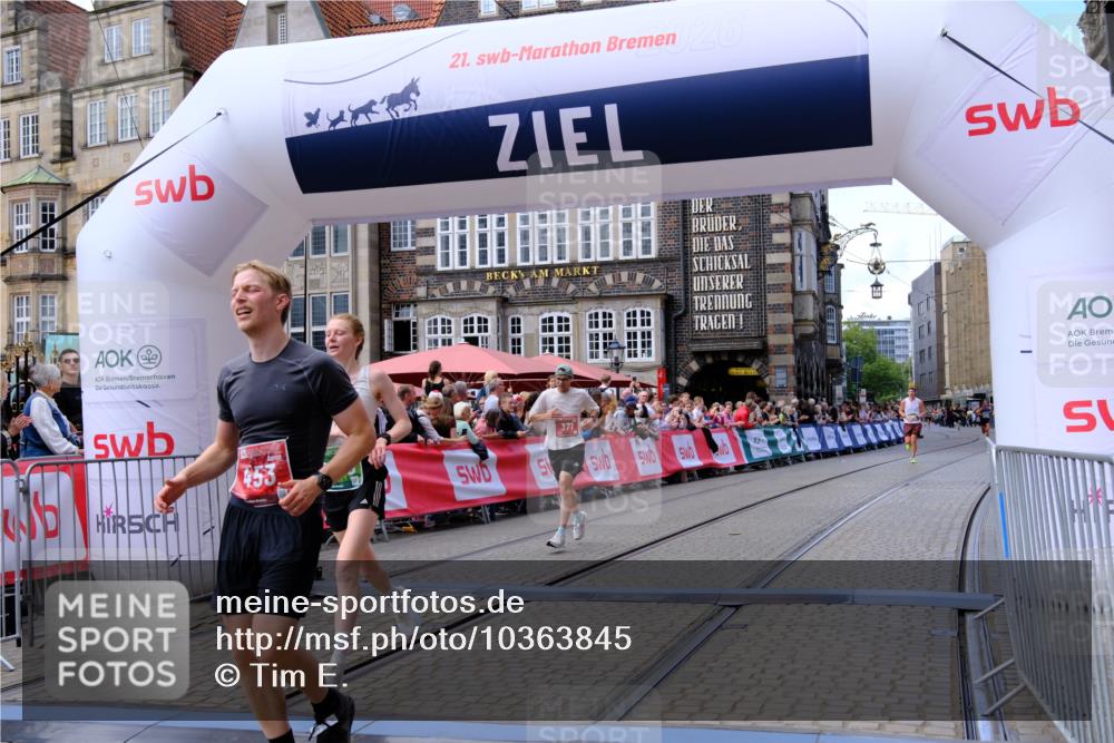 13.09.2026 - 21. swb-Marathon Bremen Tim E. http://msf.ph/oto/10363845 13.09.2026 13:01:29 Ziel 1411, 1619, 3019, 4328, 5663 meine-sportfotos.de