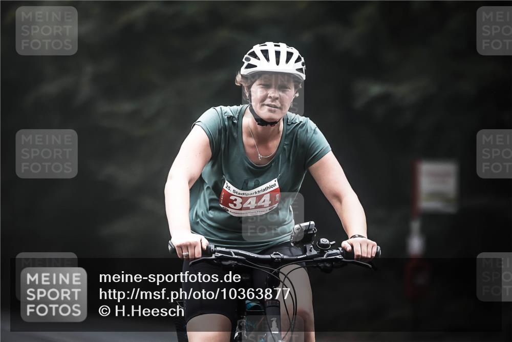 13.09.2026 - Stadtparktriathlon H.Heesch http://msf.ph/oto/10363877 13.09.2026 10:09:24 Radfahren 226, 344 meine-sportfotos.de