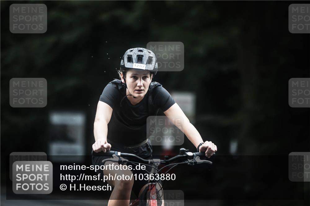 13.09.2026 - Stadtparktriathlon H.Heesch http://msf.ph/oto/10363880 13.09.2026 13:11:59 Radfahren 1260, 1275, 1287, 1338, 1408 meine-sportfotos.de