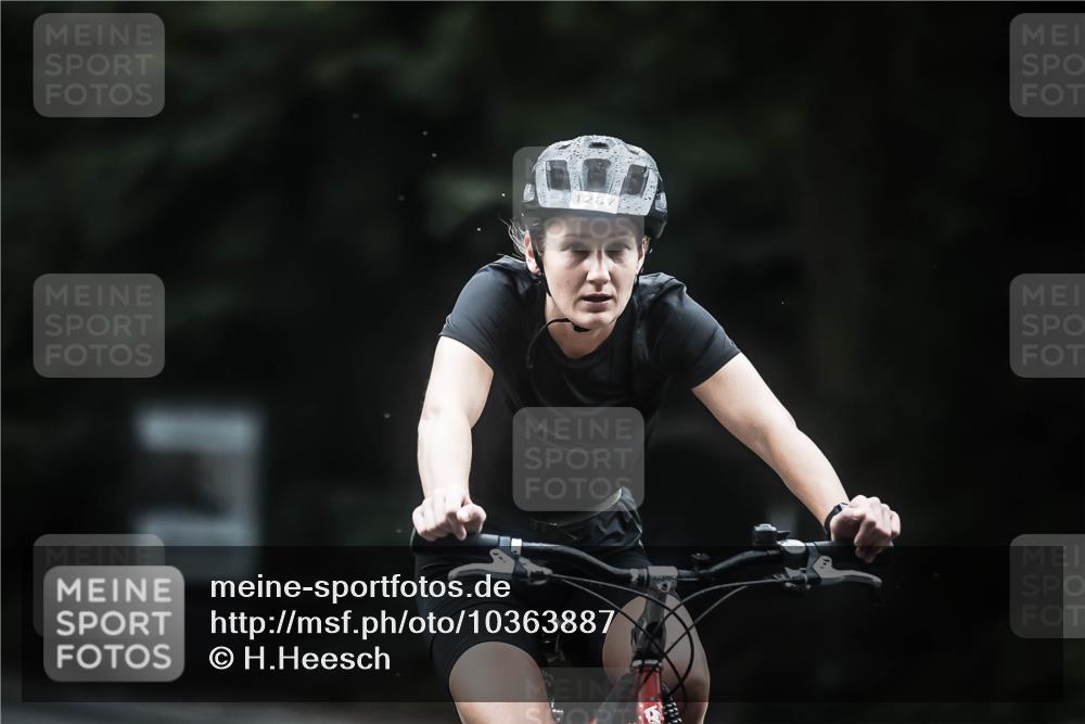 13.09.2026 - Stadtparktriathlon H.Heesch http://msf.ph/oto/10363887 13.09.2026 13:11:59 Radfahren 1260, 1275, 1287, 1338, 1408 meine-sportfotos.de