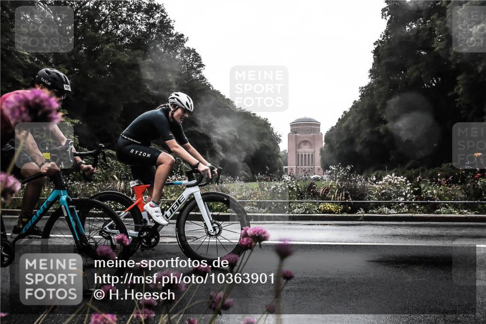 13.09.2026 - Stadtparktriathlon H.Heesch http://msf.ph/oto/10363901 13.09.2026 12:31:59 Radfahren 954, 1039, 1114, 1143, 1174 meine-sportfotos.de