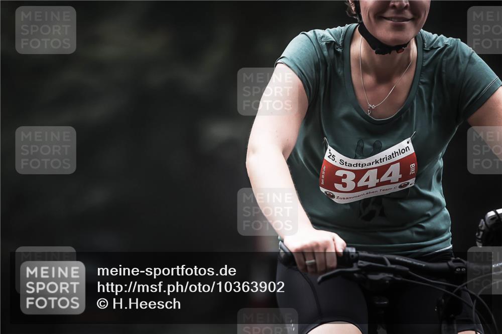 13.09.2026 - Stadtparktriathlon H.Heesch http://msf.ph/oto/10363902 13.09.2026 10:09:25 Radfahren 211, 226, 344 meine-sportfotos.de