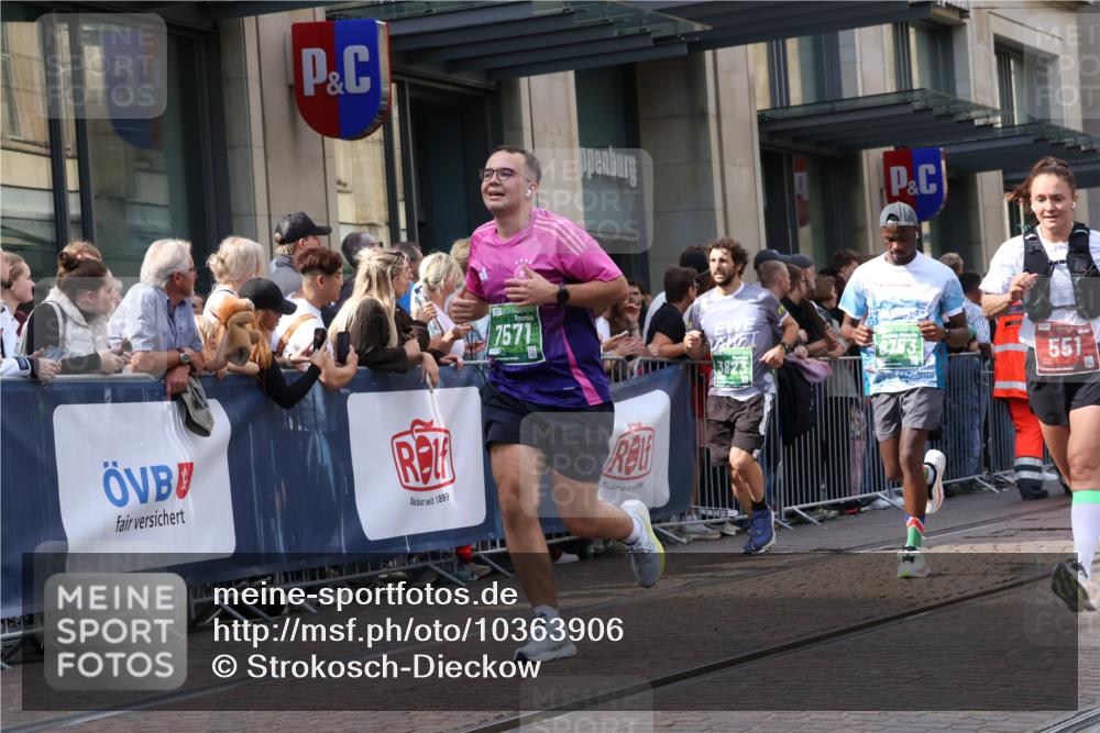 13.09.2026 - 21. swb-Marathon Bremen Strokosch-Dieckow http://msf.ph/oto/10363906 13.09.2026 13:37:01 Ziel 270, 391, 448, 869, 1180, 1854, 1991, 2531, 3323, 3333, 3627, 3732, 3823, 3894, 4628, 4932, 4947, 5388, 5547, 5577, 5612, 5738, 5791, 6046, 6629, 6904, 6947, 6961, 7006, 7074, 7571, 8268, 8439, 8443, 8458, 8553, 8748, 8753, 9140, 9317, 9701, 10106, 13077, 551, 813, 843, 950, 1285, 1641, 1849, 1936, 2241, 2275, 2930, 3122, 3541, 3635, 3787, 3815, 3874, 3909, 3998, 4261, 4410, 4448, 5236, 5355, 6056, 6269, 6408, 6431, 7046 meine-sportfotos.de