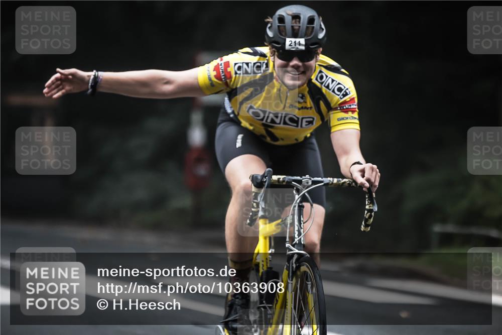 13.09.2026 - Stadtparktriathlon H.Heesch http://msf.ph/oto/10363908 13.09.2026 10:09:32 Radfahren 211, 245 meine-sportfotos.de