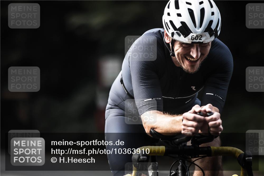 13.09.2026 - Stadtparktriathlon H.Heesch http://msf.ph/oto/10363910 13.09.2026 11:20:48 Radfahren 594, 602, 630, 635, 641, 668, 824 meine-sportfotos.de