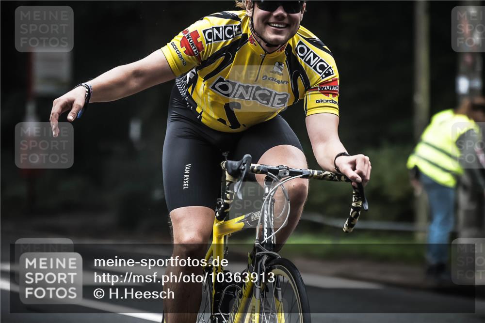 13.09.2026 - Stadtparktriathlon H.Heesch http://msf.ph/oto/10363913 13.09.2026 10:09:32 Radfahren 211, 245 meine-sportfotos.de