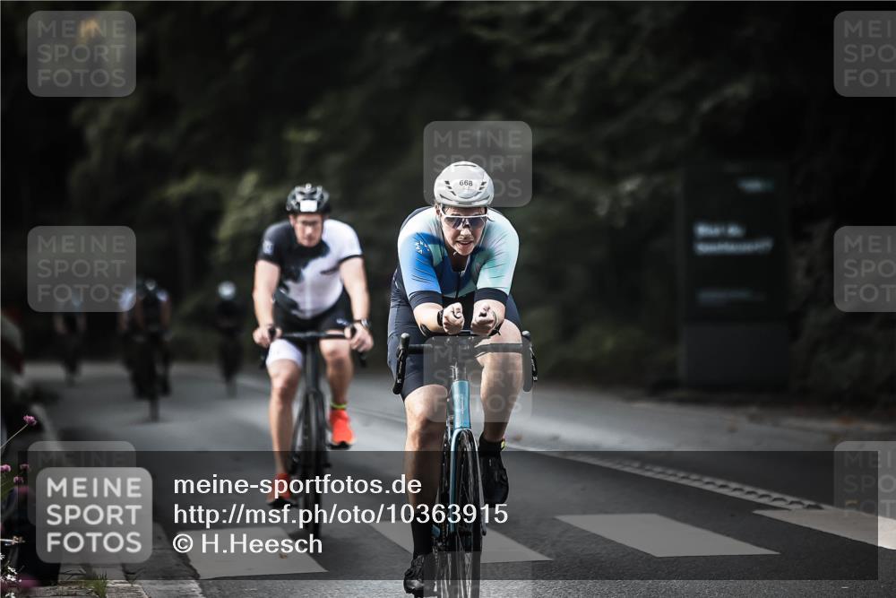 13.09.2026 - Stadtparktriathlon H.Heesch http://msf.ph/oto/10363915 13.09.2026 11:20:50 Radfahren 602, 630, 635, 641, 668, 686 meine-sportfotos.de