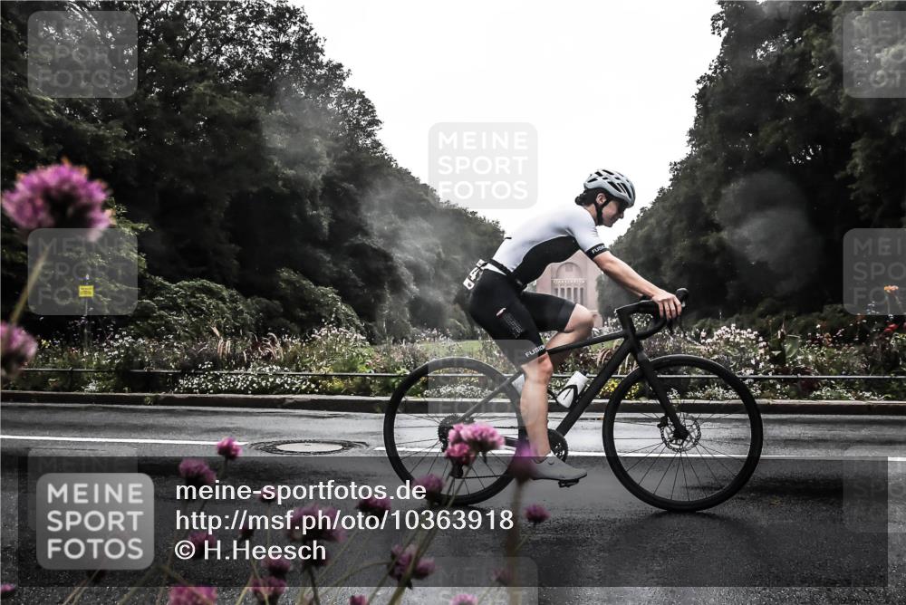 13.09.2026 - Stadtparktriathlon H.Heesch http://msf.ph/oto/10363918 13.09.2026 12:32:00 Radfahren 954, 1039, 1114, 1143, 1174 meine-sportfotos.de