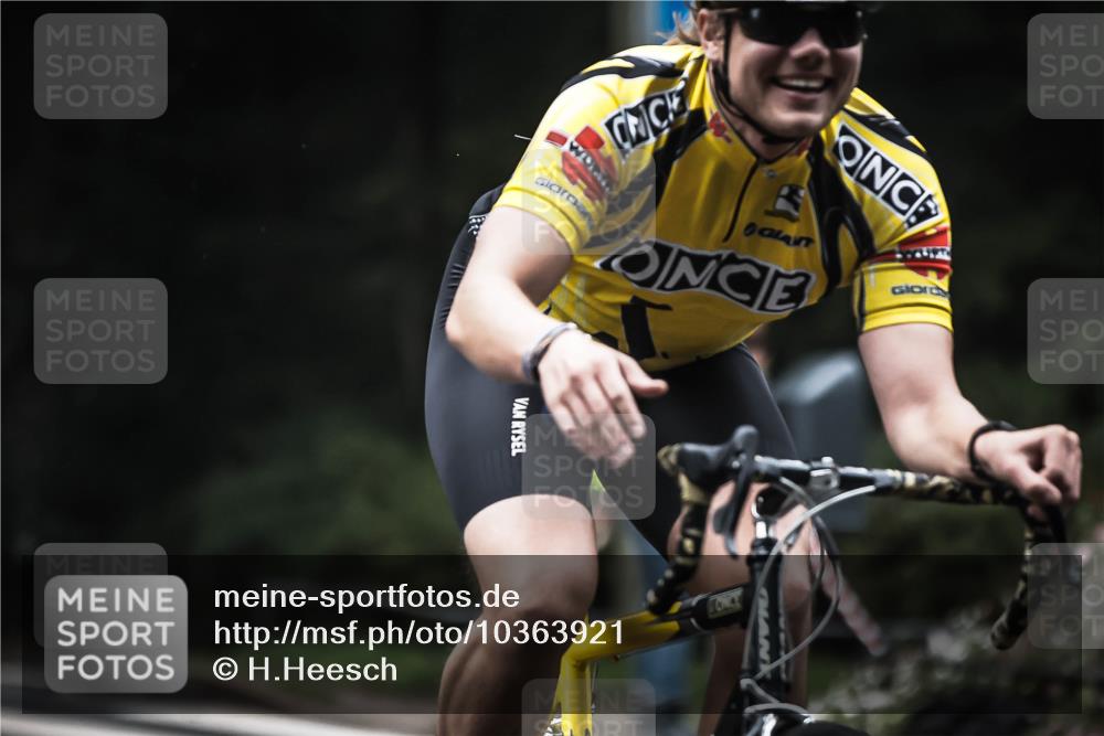13.09.2026 - Stadtparktriathlon H.Heesch http://msf.ph/oto/10363921 13.09.2026 10:09:32 Radfahren 211, 245 meine-sportfotos.de