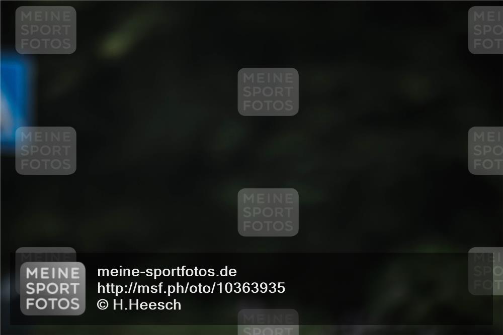 13.09.2026 - Stadtparktriathlon H.Heesch http://msf.ph/oto/10363935 13.09.2026 10:09:33 Radfahren 211, 245 meine-sportfotos.de