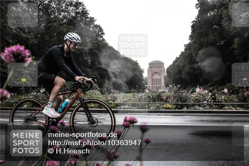 13.09.2026 - Stadtparktriathlon H.Heesch http://msf.ph/oto/10363947 13.09.2026 12:32:24 Radfahren 1094 meine-sportfotos.de