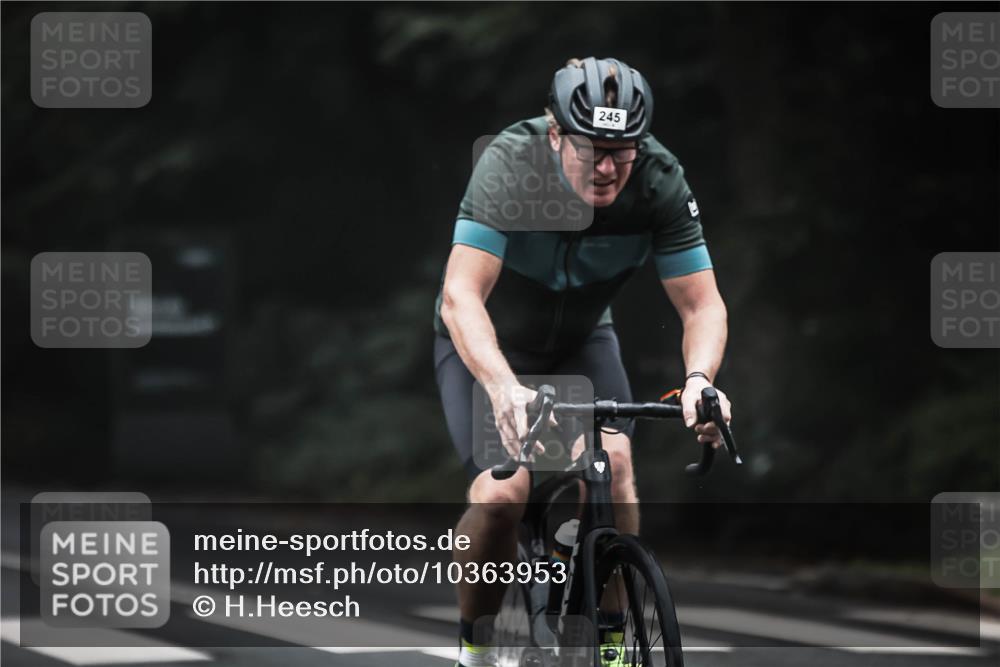 13.09.2026 - Stadtparktriathlon H.Heesch http://msf.ph/oto/10363953 13.09.2026 10:09:37 Radfahren 211, 245, 317 meine-sportfotos.de