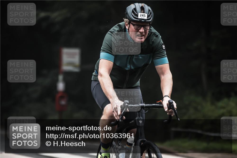 13.09.2026 - Stadtparktriathlon H.Heesch http://msf.ph/oto/10363961 13.09.2026 10:09:37 Radfahren 211, 245, 317 meine-sportfotos.de