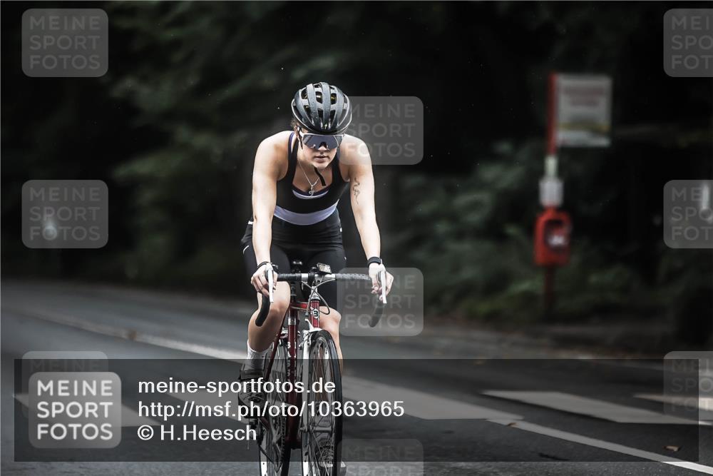 13.09.2026 - Stadtparktriathlon H.Heesch http://msf.ph/oto/10363965 13.09.2026 13:12:06 Radfahren 1260, 1275, 1374, 1408, 1431 meine-sportfotos.de