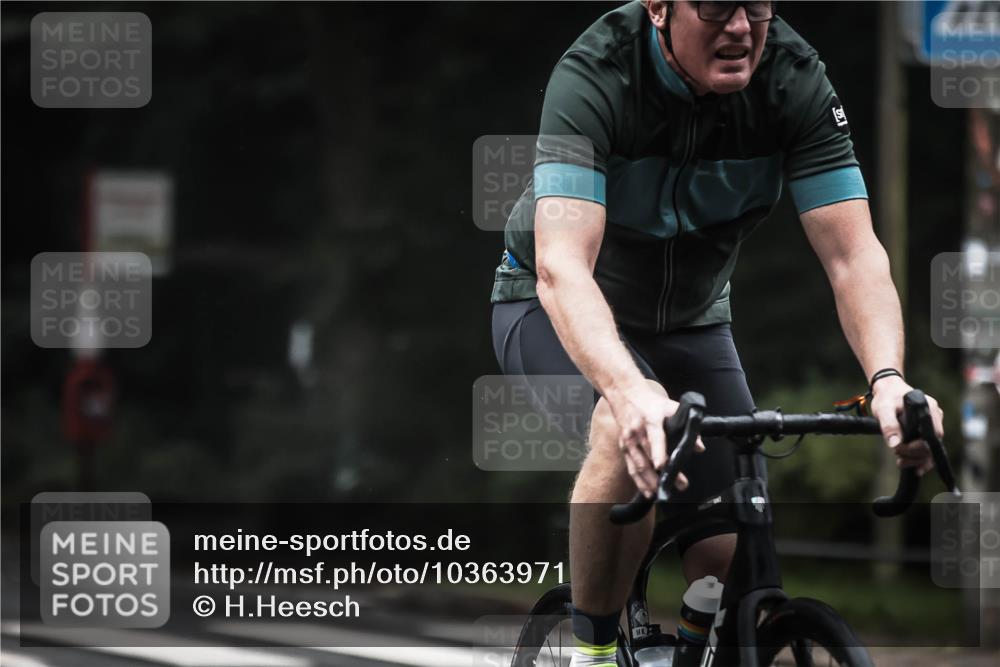 13.09.2026 - Stadtparktriathlon H.Heesch http://msf.ph/oto/10363971 13.09.2026 10:09:37 Radfahren 211, 245, 317 meine-sportfotos.de